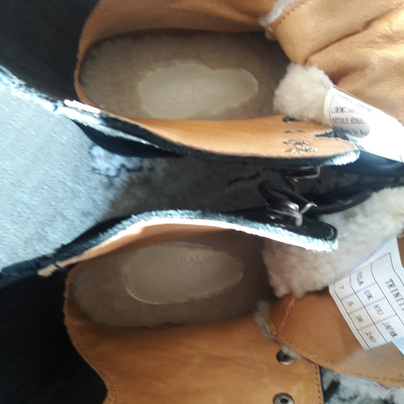 Australia Luxe Collective Suede Lace Up Boot - Picture 6 of 7